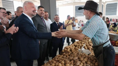 Menemen’de bir kapalı pazar yeri daha açıldı