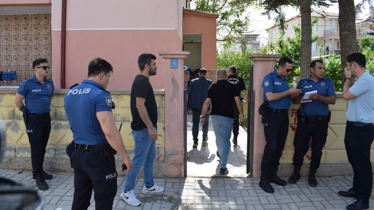 Karaman'da havuza düşen çocuk yaşam mücadelesi veriyor
