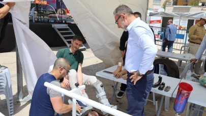 Vatandaşlar engelli bireylerin yaşantısını deneyimledi
