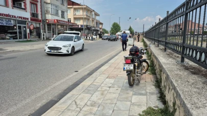 Düzce'de motosiklet yayaya çarptı!