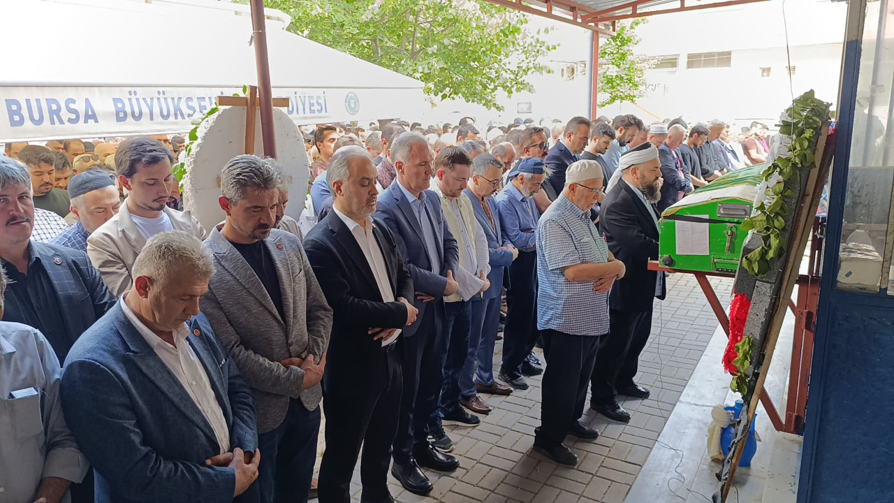 Bursa'da motosikletle kazaya karışan muhtar son yolculuğuna uğurlandı