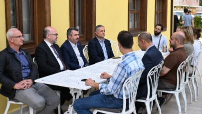 Başkan Yılmaz Alev Alatlı Şehir Düşünce ve Sanat Merkezi'nde protokolü ağırladı