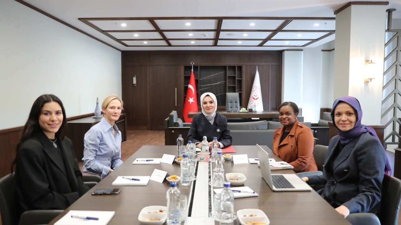 Bakan Göktaş'tan sosyal medyaya düzenleme sinyali