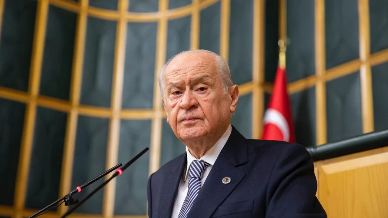 Bahçeli’den Fatih Karagümrük’e Süper Lig Tebriği