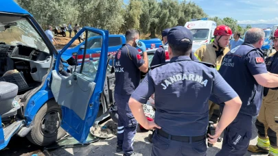 Hatalı sollama yapan otomobil jandarma ekibiyle çarpıştı! 1 ölü 2 yaralı