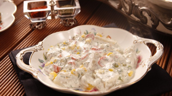 Lezzetiyle fark yaratan yoğurtlu enginar kalbi salatası nasıl yapılır?