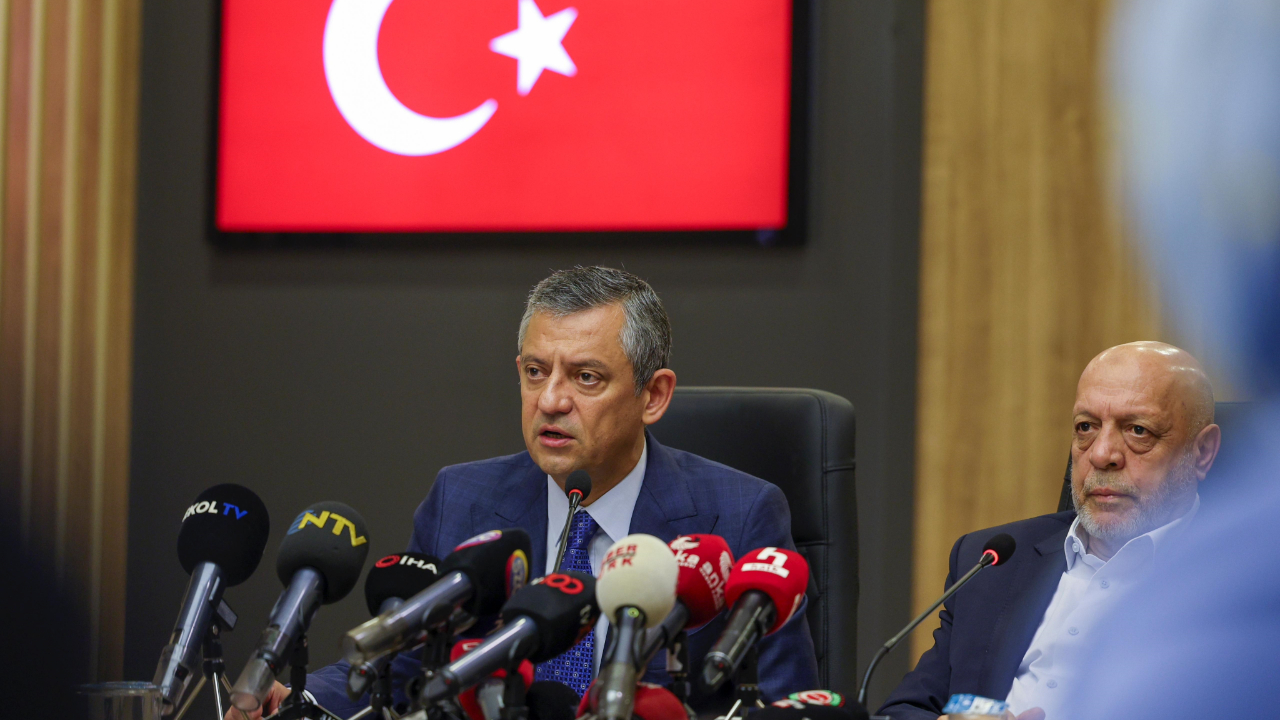 Özgür Özel: Derhal Asgari Ücret Komisyonu'nun toplanmasını bekliyoruz