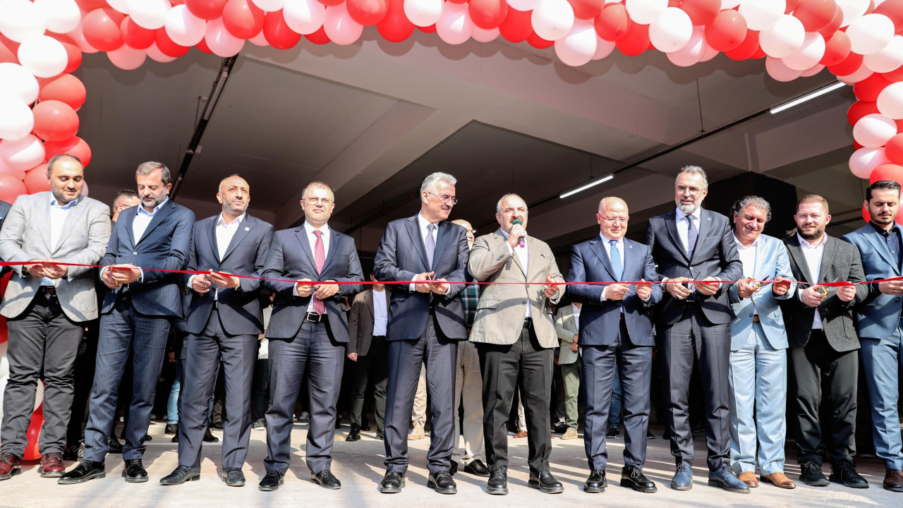 Kestel’de yeni katlı otopark ve pazar alanı hizmete açıldı!