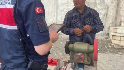 Jandarmadan pazarda hırsızlık ve sahte para denetimi