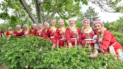 Isparta'da gül hasadı festival coşkusunu doruklara taşıdı