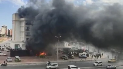 Mersin'de korkutan yangın! Patlama sesleri ile alevler yükseldi