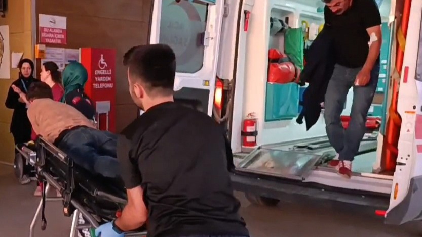 Bursa'da iki grup arasında sopalı ve bıçaklı kavga! 4 kişi yaralandı