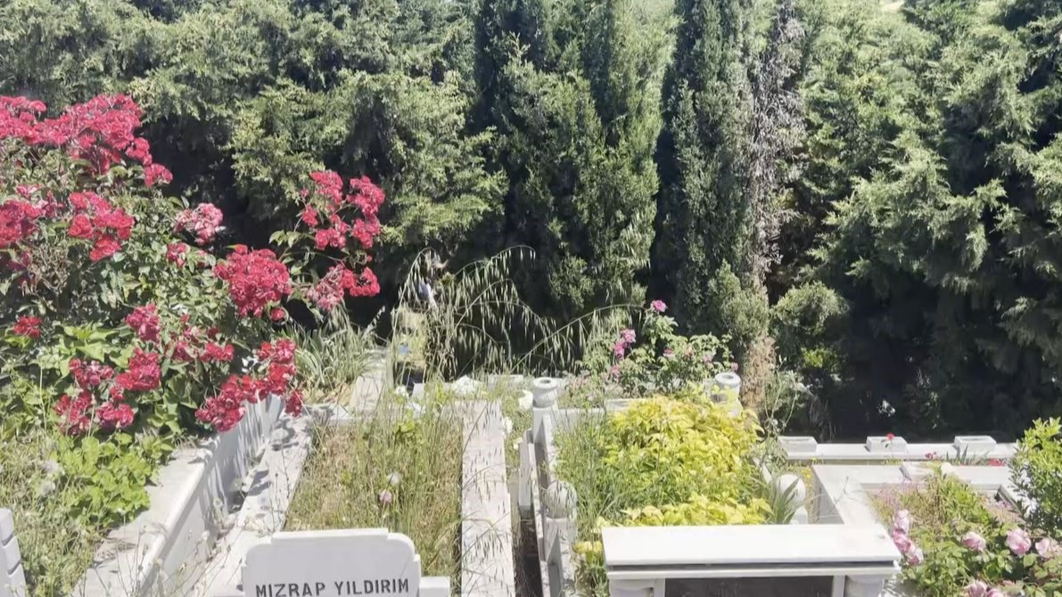 Arnavutköy'de mezarlıkta bebek cesedi bulundu