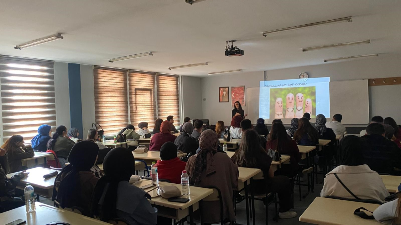 Bağımlılıkla mücadele eğitimi verildi