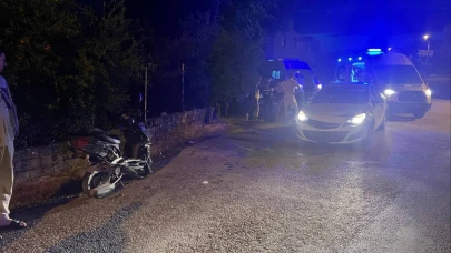 Antalya'da motosiklet ile otomobil çarpıştı: 2 yaralı