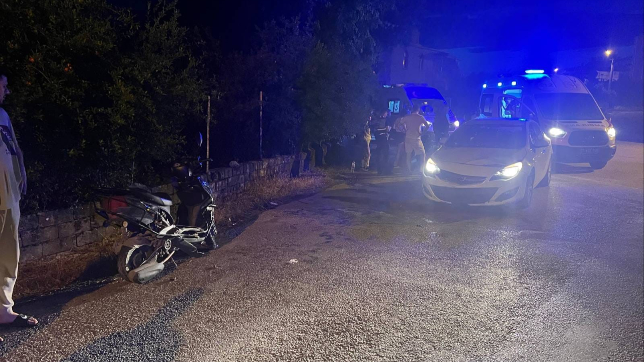 Antalya'da motosiklet ile otomobil çarpıştı: 2 yaralı