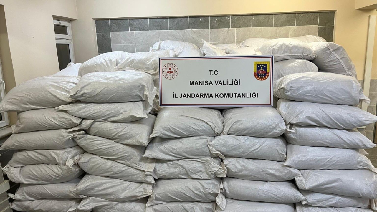 Manisa’da 7 ton kıyılmış tütün ele geçirildi