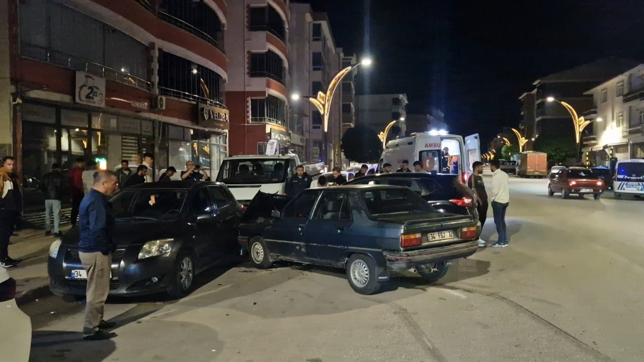 Çorum'da otomobiller çarpıştı! 1 yaralı