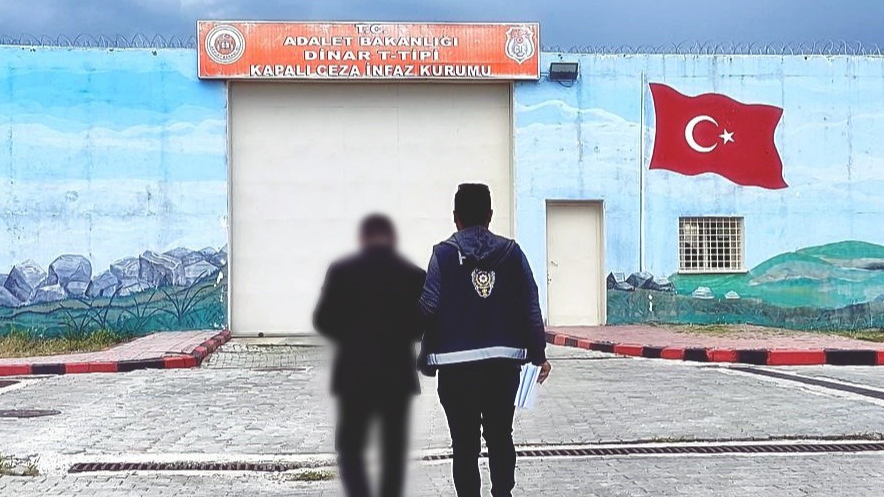 Afyonkarahisar’da hapis cezasıyla aranan şahıs yakalandı