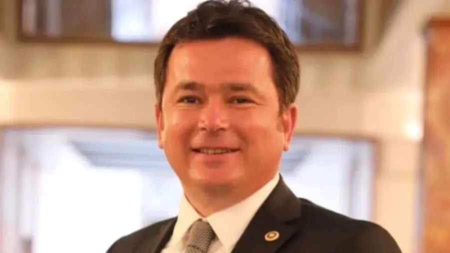 Başkan Aydın şair Ahmed Arif'i andı