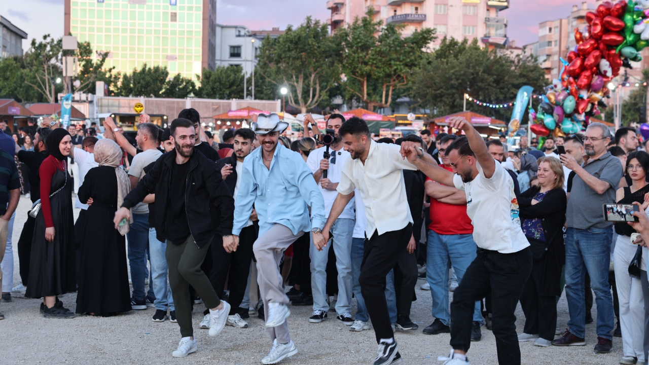 Nilüfer Karadeniz Festivali sona erdi