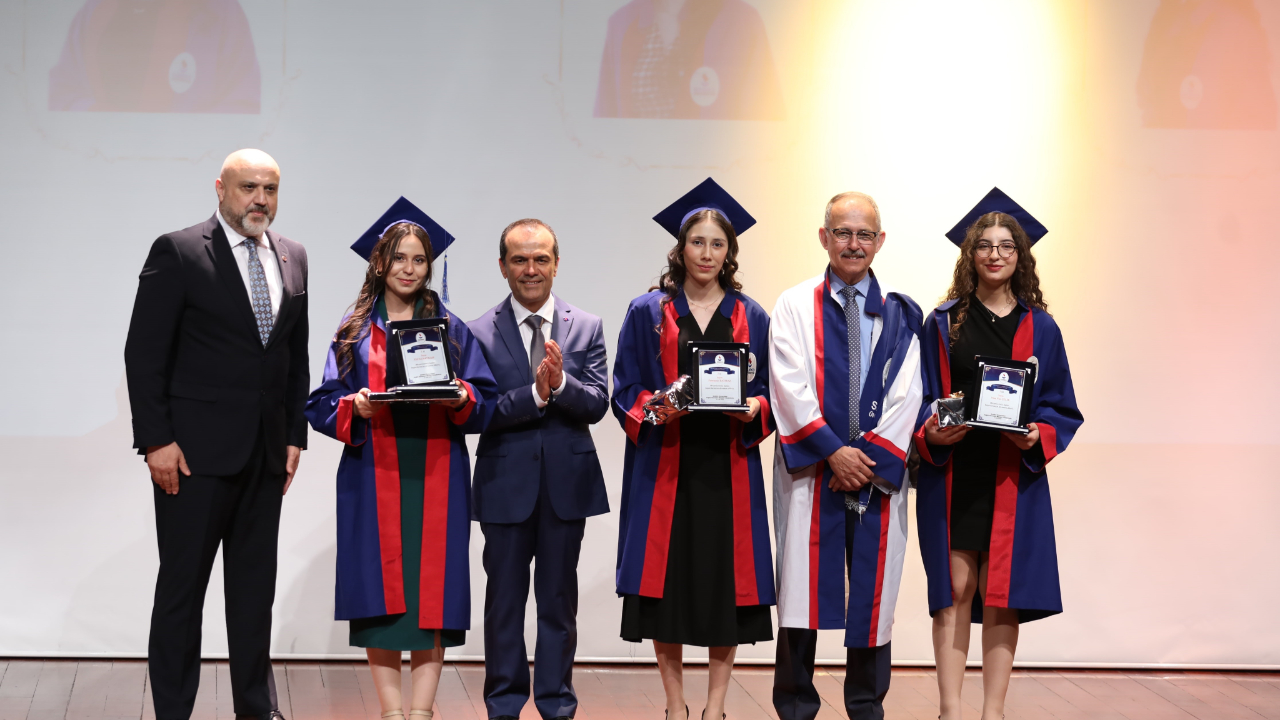 SANKO Üniversitesi’nde mezuniyet coşkusu