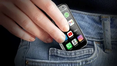 Kredi kartı boyutlarında akıllı telefon