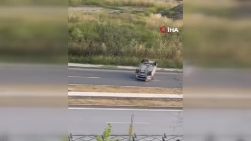 Ters dönen otomobilden yara almadan kurtuldu