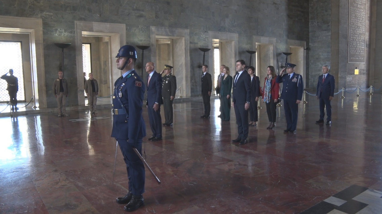 ABD’nin yeni Ankara Büyükelçisi Barrack Anıtkabir’i ziyaret etti