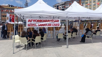 Lise öğrencilerinin sergisi büyük ilgi gördü