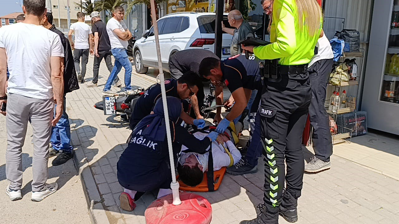 İnegöl'de otomobilin çarptığı motosikletli yaralandı