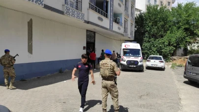 Batman'da psikolojik sorunları olan şahıs, tahra ile ailesini rehin aldı