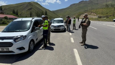 Hakkâri’de yol uygulaması, 5 sürücüye ceza