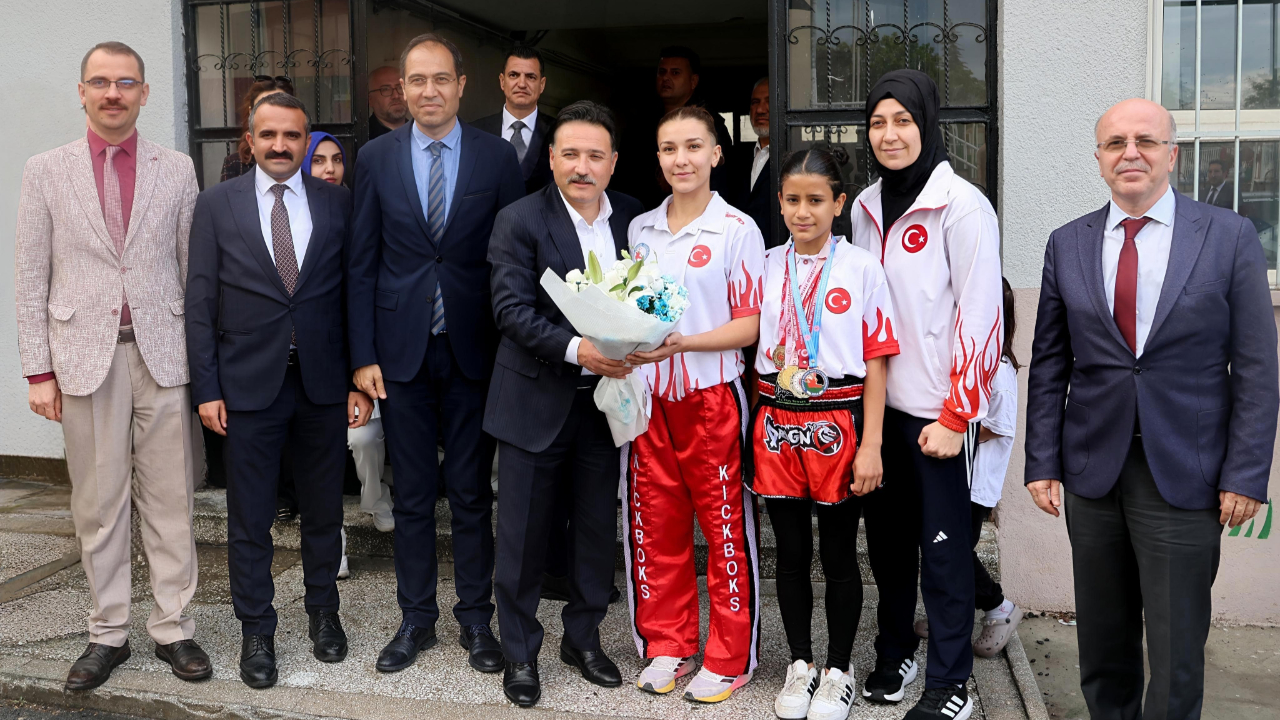 Vali Çiçek’ten Erva Sağlık Spor Kulübü’ne ziyaret
