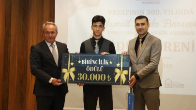 Liseli şairler ödüllerine kavuştu
