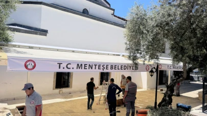 Menteşe Belediyesi'nden Kurşunlu Camii'ne gölgelik tente