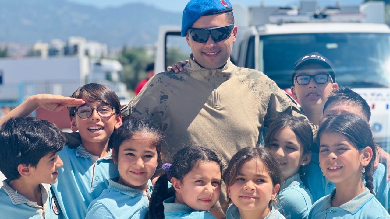 İlkokul öğrencilerine jandarma tanıtıldı