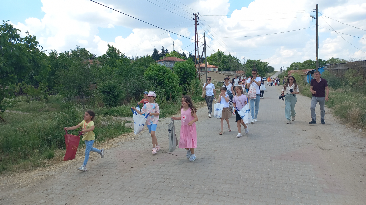 Edirne'de asırlık bayram geleneği: Çocuklar şeker topladı