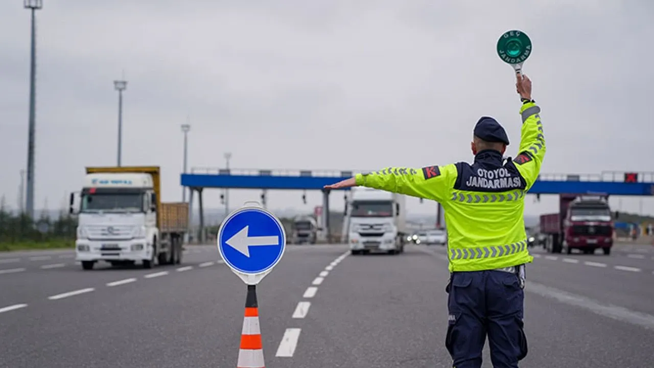 Bayramda trafik ekiplerinden 6 bin 339 saat denetim