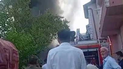 Kurulukta başlayan yangın ahşap eve sıçradı