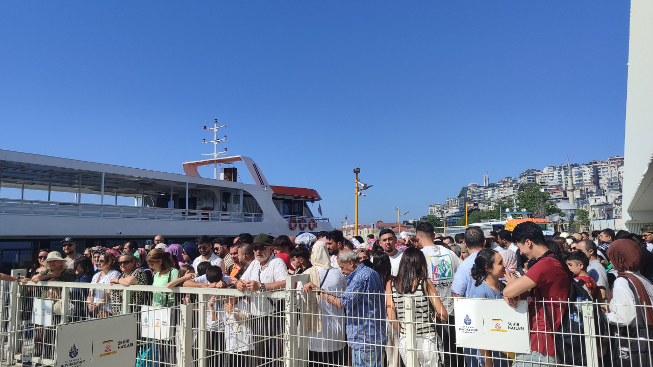 Bayramda Adalar İskelesi'nde yoğunluk