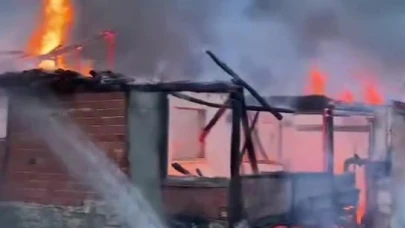 Amasya’da 4 ahşap ev yandı
