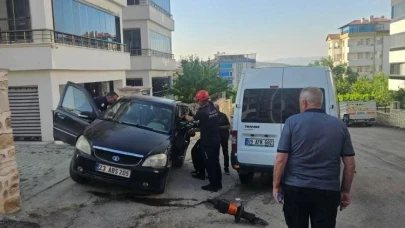 Elazığ’da minibüs ile otomobil çarpıştı! 1 yaralı