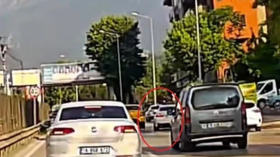 Bursa'da makas atan sürücü kamerada