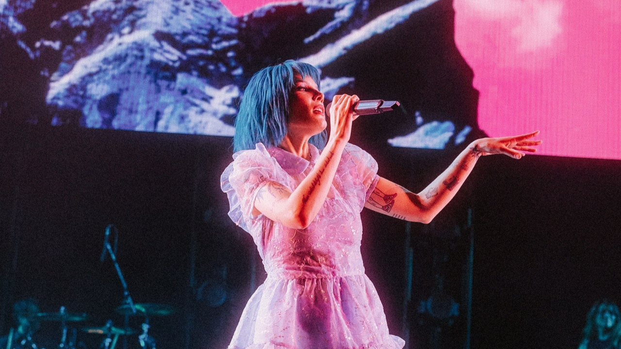 Halsey'den konser öncesinde Türk hayranlarına mesaj