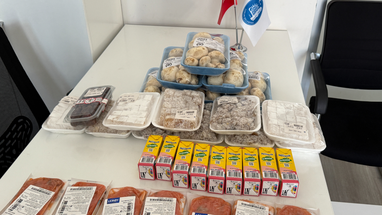 Çorum Belediyesi ekiplerinden marketlere yönelik yoğun denetim