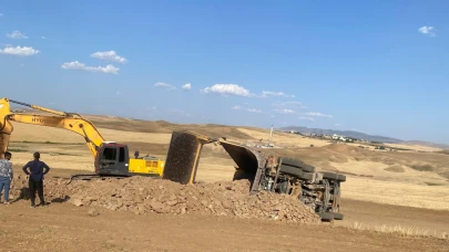 Siirt'te kamyon devrildi: 1 yaralı