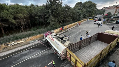Beykoz'da su tankeri geri manevra yaparken devrildi: 1 yaralı