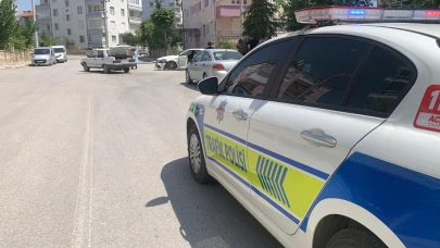 Otomobiller çarpıştı! 4 yaşındaki çocuk yaralı