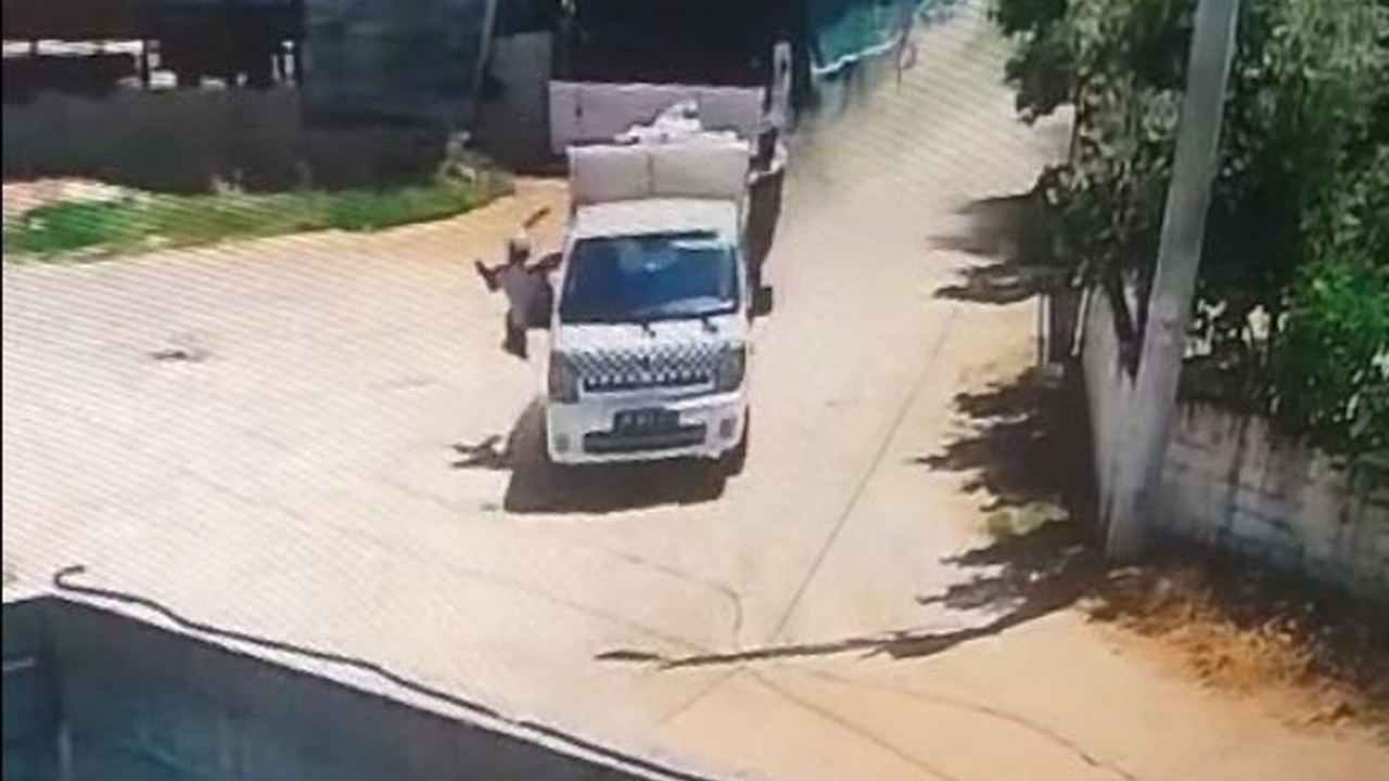 Aydın'da çöp aracından düşen işçi ağır yaralandı